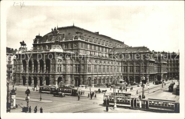 Opergebaeude Staatsoper Strassenbahn Wien