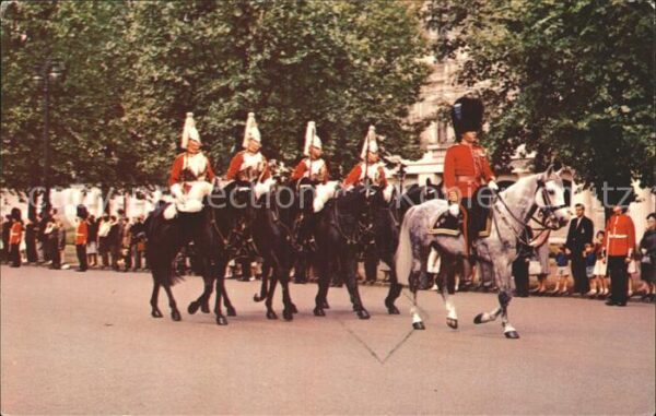Leibgarde Wache Mounted Guards in the Mall London