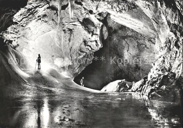 Hoehlen Caves Grottes Eisriesenwelt Salzburg Eispalast