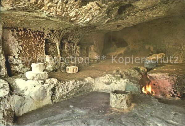 Hoehlen Caves Grottes Peyzac le Moustier Station Prehistoriqu