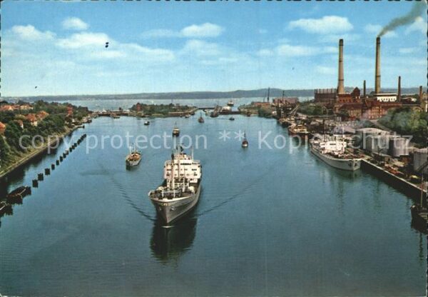 Schiffe Ships Navires Holtenauer Schleuse Nord-Ostsee-Kanal