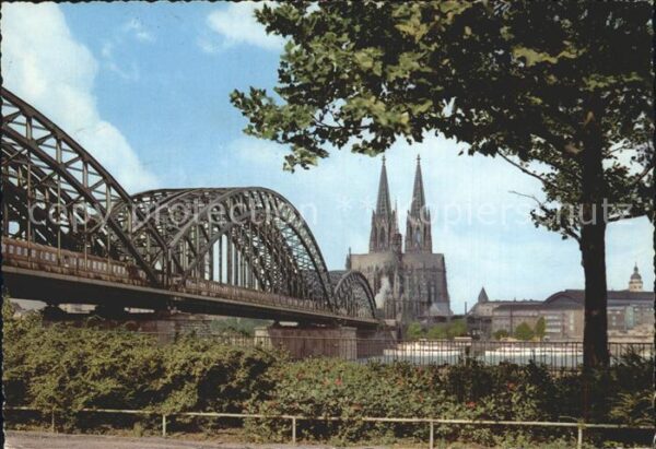 Bruecken Bridges Ponts Hohenzollernbrücke Dom Köln