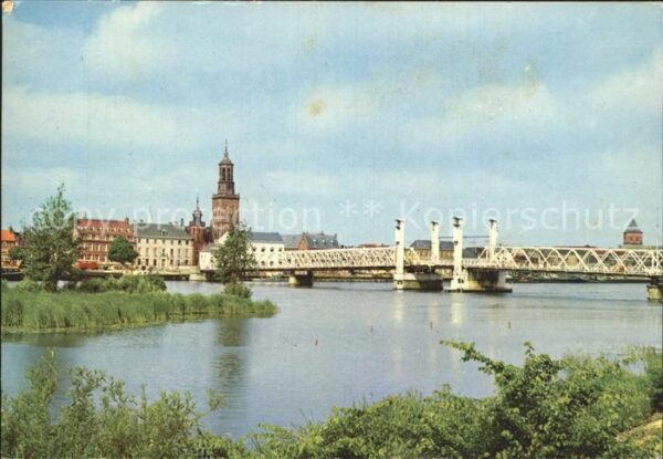 Kampen Niederlande Teilansicht mit Brücke und Kirche