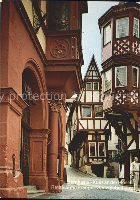 Bernkastel-Kues Rathaus Pranger Spitzgiebelhaus