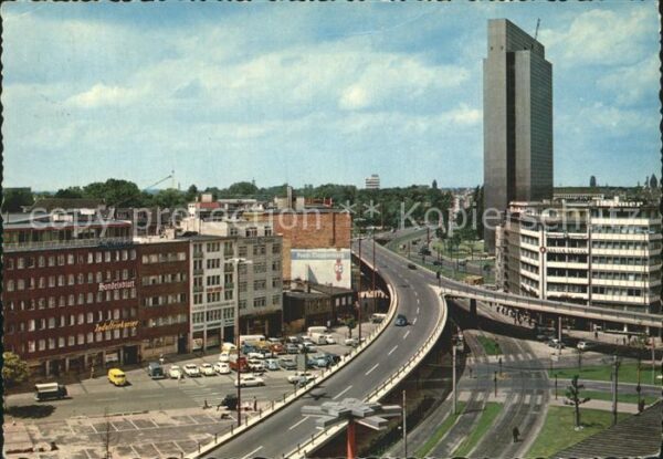 Duesseldorf Hochstrasse und Hochhaus der Phoenix Rh