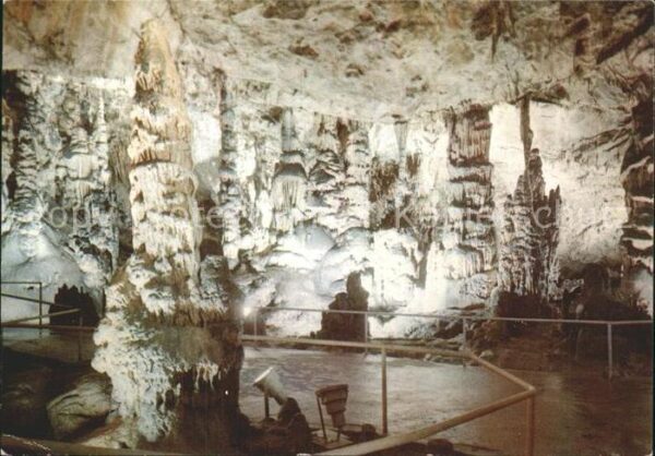 Hoehlen Caves Grottes Aggtelek Baradla barlang Oszlopok csarn