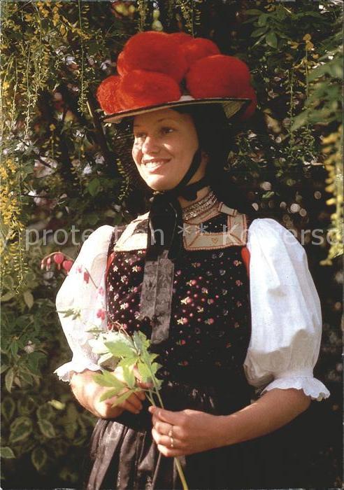Trachten Schwarzwald Gutach Bollenhut - P O S T K A R T E -