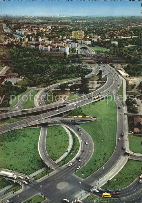 Autobahn Berlin Stadtautobahn Messegelände Flieg