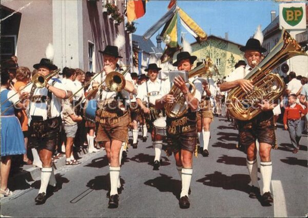 Musikanten Trachtenfest Bayern Posaune Tuba