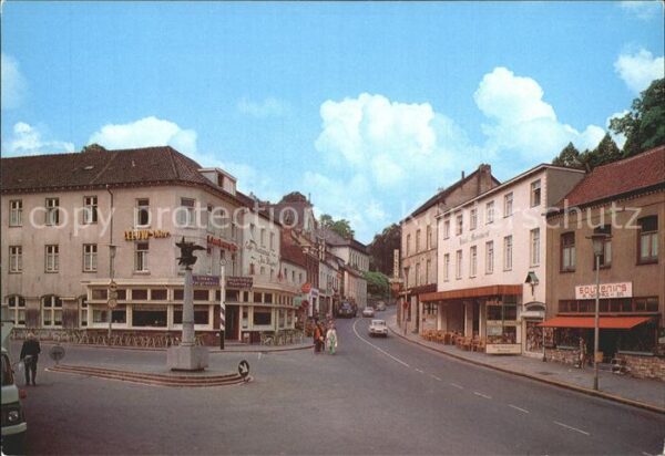 Valkenburg Suedholland Grendelplein met monument