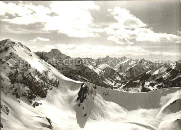 Kleinwalsertal Vorarlberg Kanzelwand Gipfel mit Widderstein
