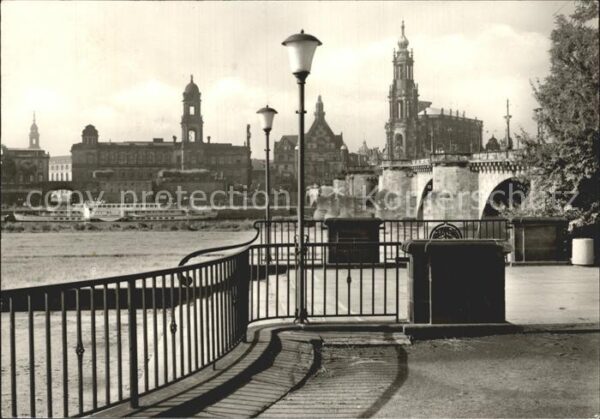 Dresden Brühlsche Terrasse Kathedrale