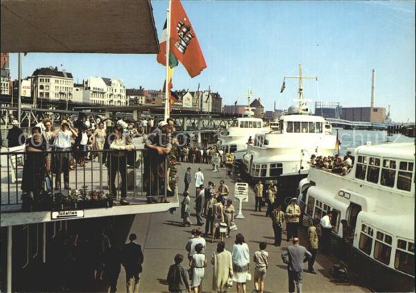 Hamburg St. Pauli Landungsbrücke