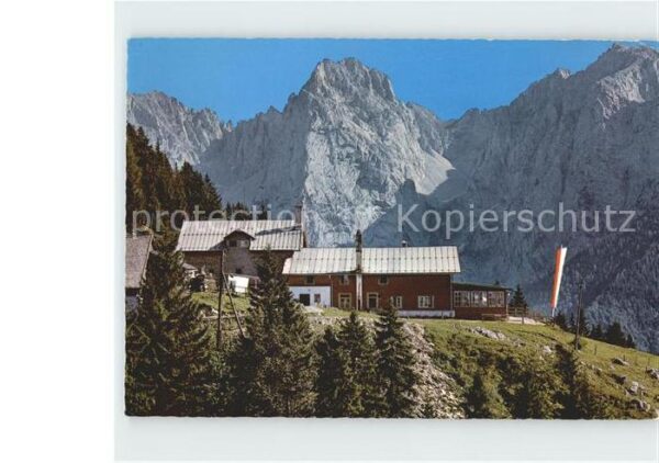 Vorderkaiserfeldenhuette mit Wildem Kaiser