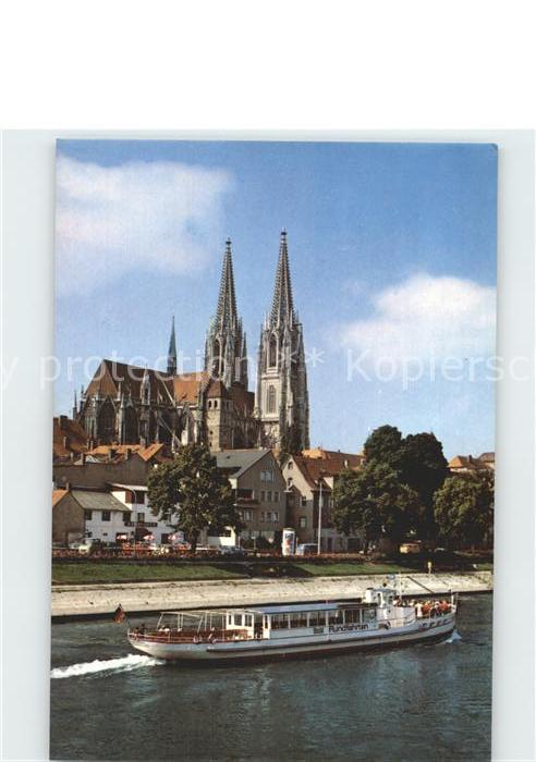 Regensburg Donaupartie Fahrgastschiff Dom