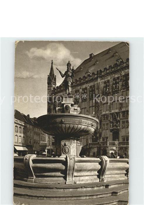 Aachen Rathaus mit Karlsbrunnen
