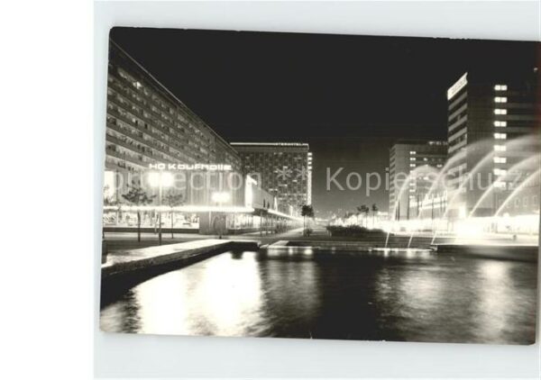Dresden bei Nacht Prager Strasse Wasserspiele