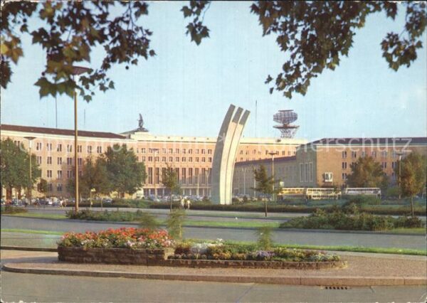 Tempelhof Berlin Luftbrückendenkmal