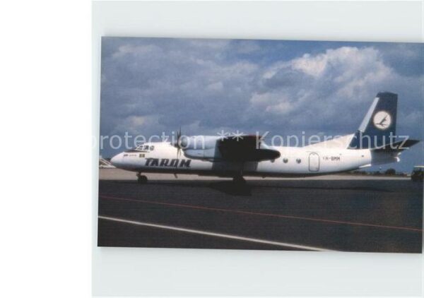 Flugzeuge Zivil Tarom AN-24RV YR-BMM c/n 10807
