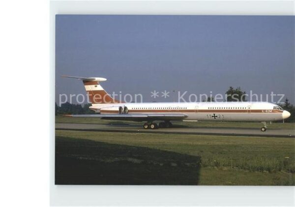 Flugzeuge Militaria German Air Force Ilyushin IL-62 11+21