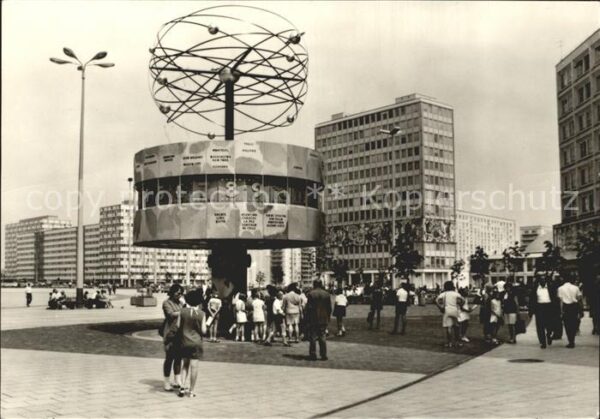 Berlin Alexanderplatz Urania Weltzeituhr Haus