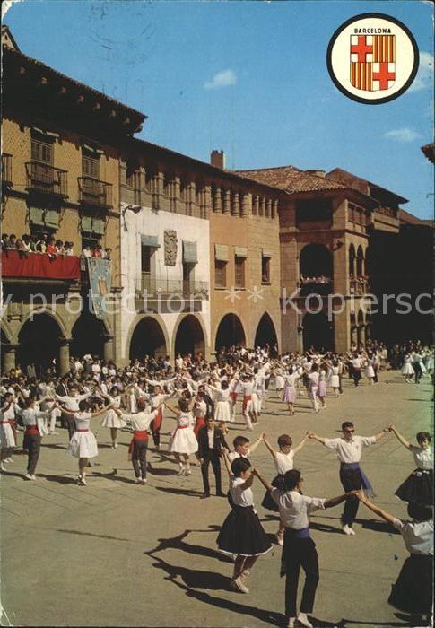 Barcelona Cataluna Sardanas en el Pueblo Espanol de Montju