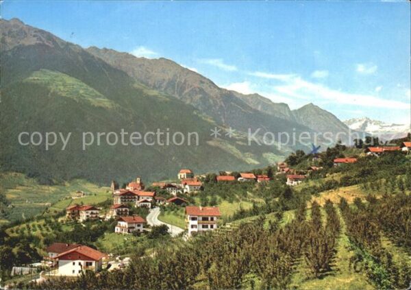 Schenna Meran Gesamtansicht mit Alpenpanorama