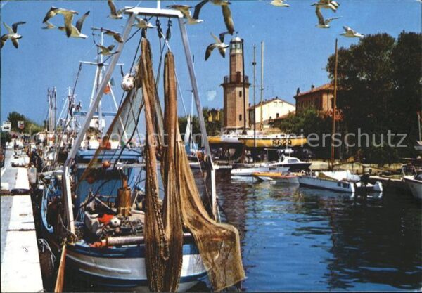 Fischerei Fischkutter Möwen Leuchtturm Cervia Kan