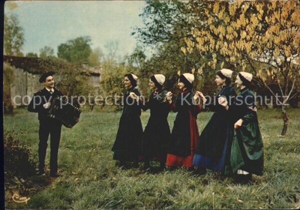 Tanz Taenzer Trachten Folklore Poitou Akkordeon