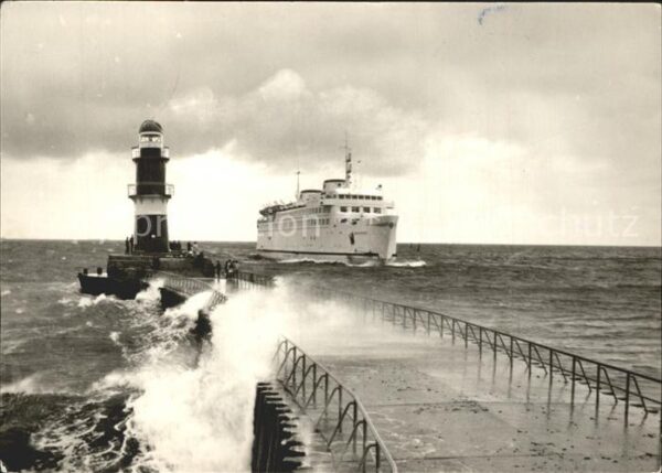 Faehre Ferry Bac Traghetto-- MS Warnemünde Leuchtturm