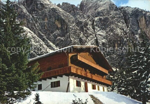 Innichen Suedtirol Drei Schusterhütte Dolomiten Pustertal