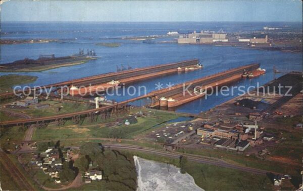 Duluth Minnesota Fliegeraufnahme Hafen