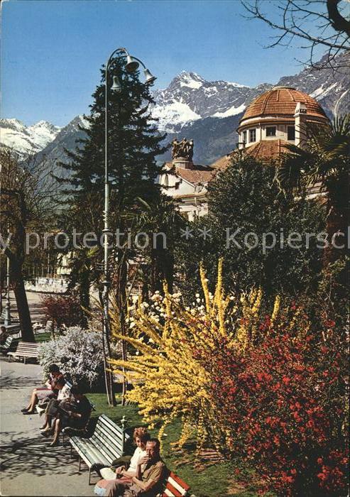 Merano Meran Kurpromenade mit Kurhaus und Tschigat