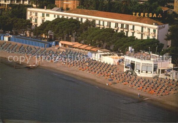 Diano Marina Hotel Teresa mit Strand Fliegeraufnahme