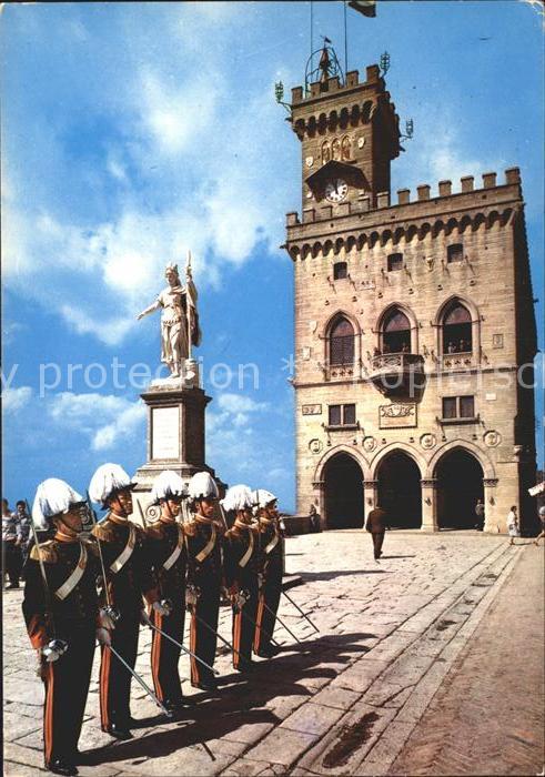 San Marino San Marino Palazzo del Governo mit Gardesoldaten