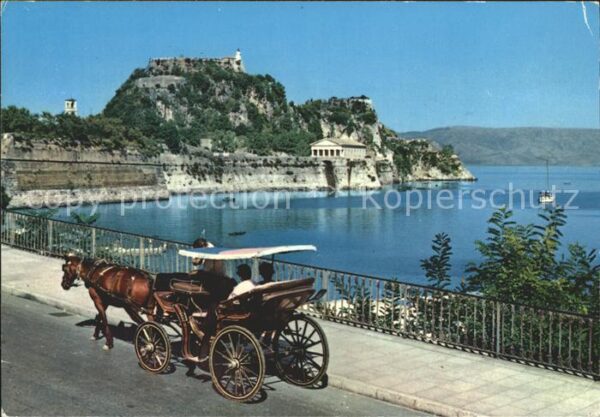 Korfu Corfu Pferdekutsche mit Burg