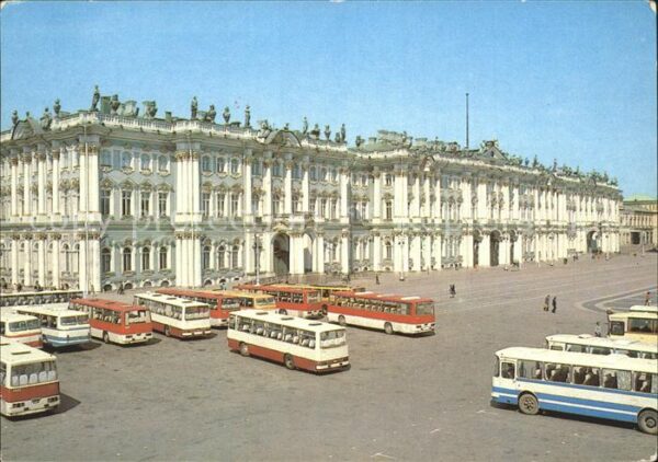 Leningrad St Petersburg Gebäude und Busse