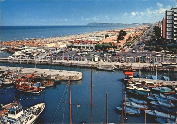 Riccione Der Hafen und der Strand