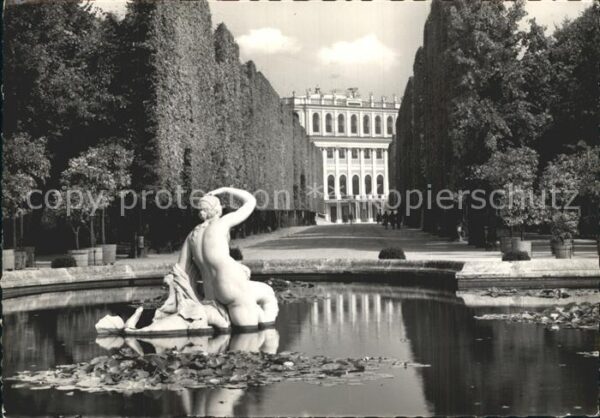 Wien Schloss Schönbrunn Sternbassin