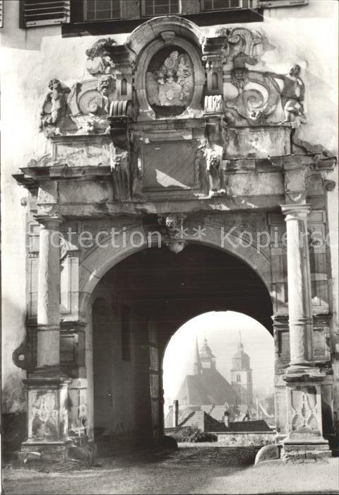 Schmalkalden Blick auf die Stadtkirche durch das Tor