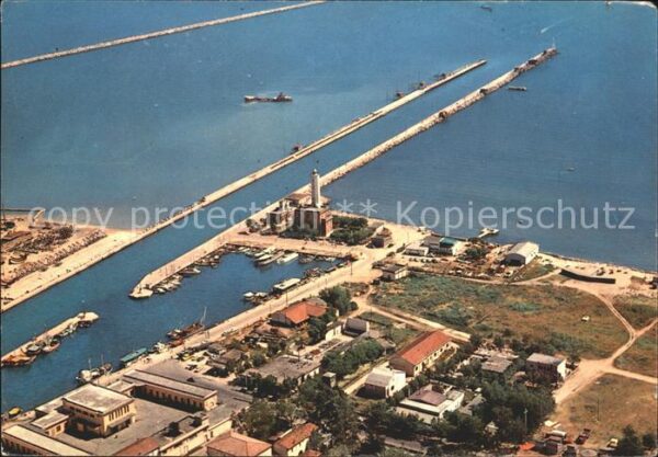 Marina di Ravenna Dock und Kanalhafen Fliegeraufnahme