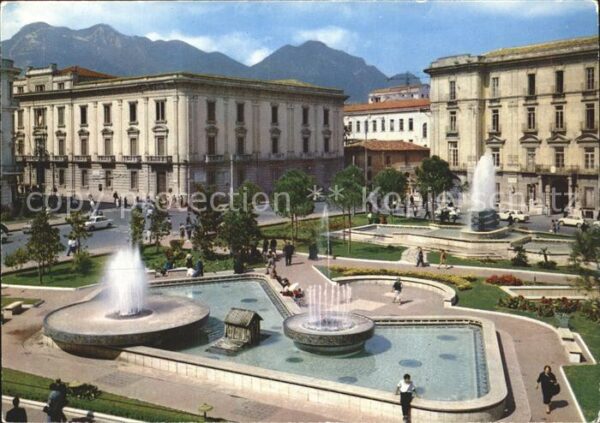 Avellino Piazza Liberia Freiheitsplatz Wasserspi