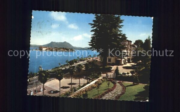 Stresa Lago Maggiore Isola Bella vista dal giardino di Villa