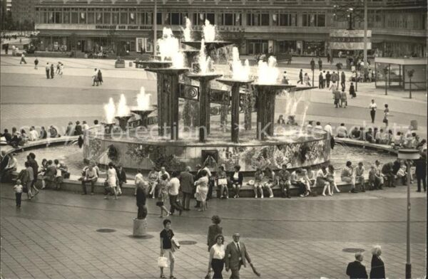 Berlin Brunnen am Alexanderplatz Hauptstadt de