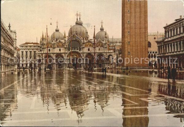 Venezia Venedig Piazza San Marco con acqua alta Markusp