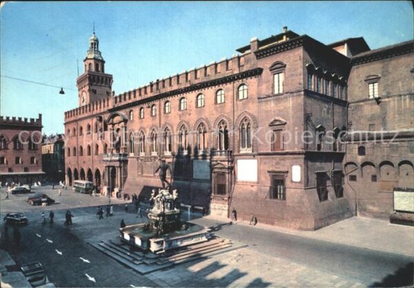 Bologna Piazza Nettuno e Palazzo Comunale Neptu