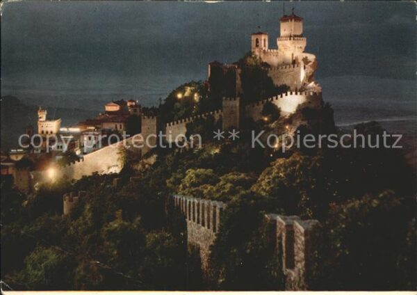 San Marino San Marino La Torre notturno Monte Titano Nachtauf
