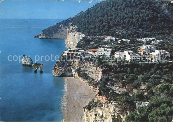 Mattinata Faraglioni e Baia dei Mergoli Felsen Kü