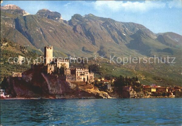 Malcesine Lago di Garda Castello Scaligero e Monte Baldo Schlos