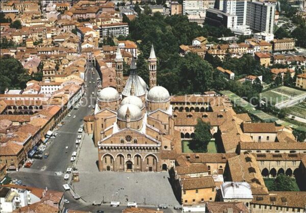 Padova Basilica del Santo veduta aerea Antonsk